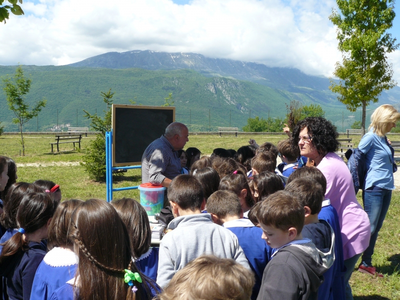 L' Incontro nella Scuola Elementare di San Demetrio Nè Vestini (AQ)(AQ)